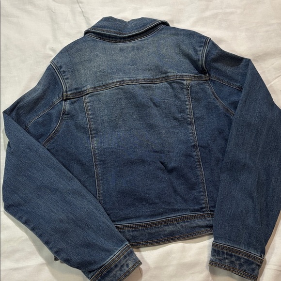 Cat & Jack Girls Size L (10-12) Classic Denim Spring Jacket Snap closure. - Picture 4 of 5